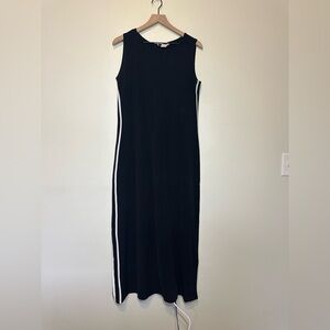 RONNI NICOLE Black Sleeveless Dress with White Stripes